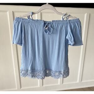 H&M Divided Womens Cold Shoulder Keyhole Lace Short Sleeve Cropped Blouse Size 2